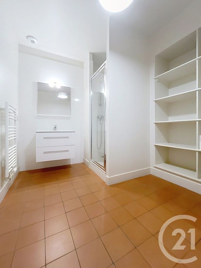Appartement F3 &agrave; louer - 3 pi&egrave;ces - 93,35 m2 - Villeneuve Les Avignon - 30 - LANGUEDOC-ROUSSILLON