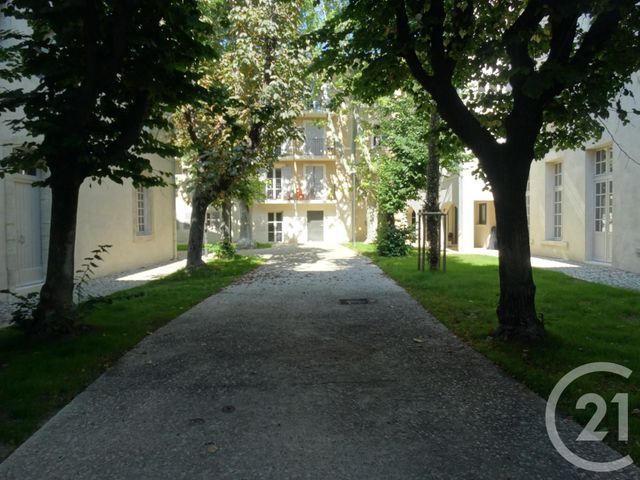 Appartement F3 &agrave; louer - 3 pi&egrave;ces - 93,35 m2 - Villeneuve Les Avignon - 30 - LANGUEDOC-ROUSSILLON