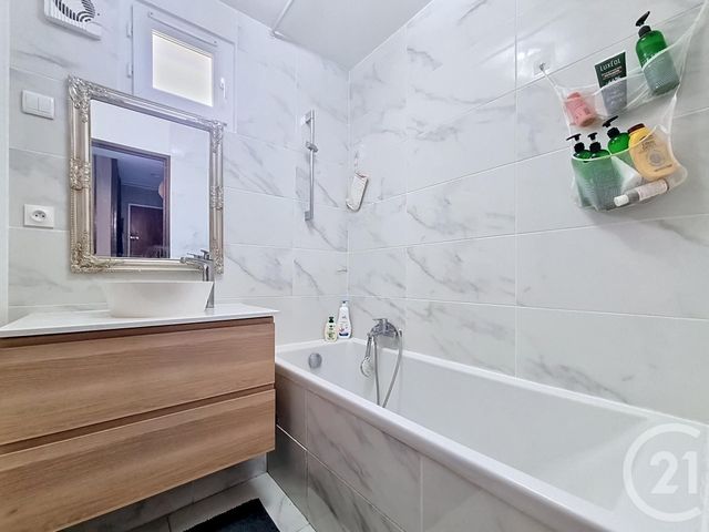 Appartement F3 &agrave; vendre - 3 pi&egrave;ces - 55,85 m2 - Chennevieres Sur Marne - 94 - ILE-DE-FRANCE