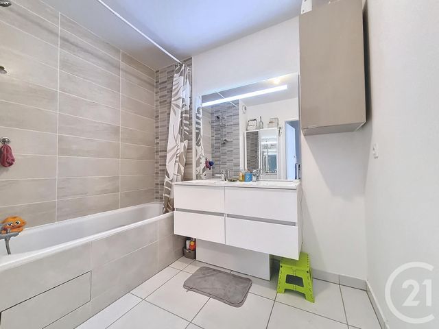 Appartement F3 &agrave; vendre - 3 pi&egrave;ces - 66,70 m2 - Chennevieres Sur Marne - 94 - ILE-DE-FRANCE