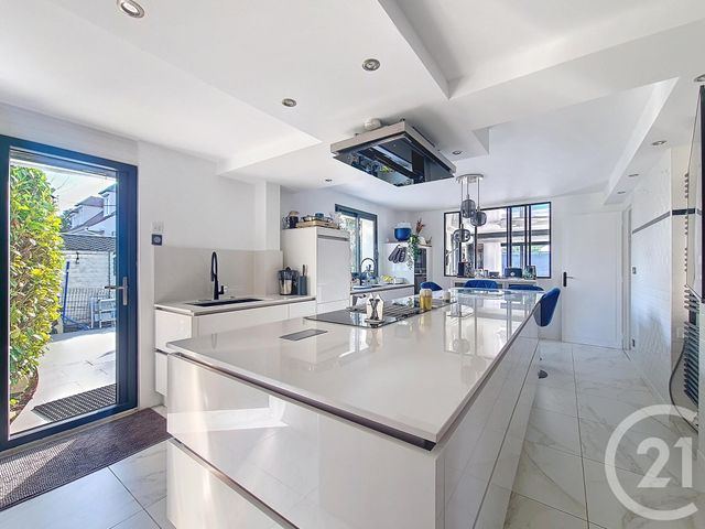 Maison à vendre - 7 pièces - 185 m2 - Chennevieres Sur Marne - 94 - ILE-DE-FRANCE