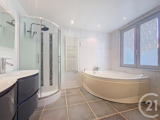 Maison à vendre - 5 pièces - 123 m2 - Chennevieres Sur Marne - 94 - ILE-DE-FRANCE