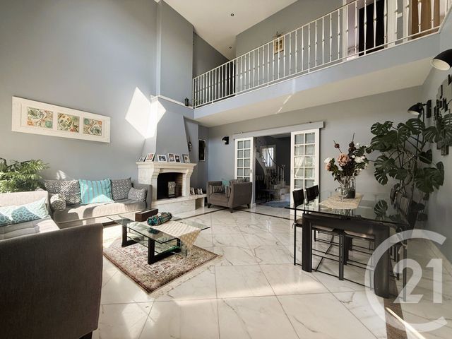 Maison &agrave; vendre - 7 pi&egrave;ces - 166 m2 - Ormesson Sur Marne - 94 - ILE-DE-FRANCE