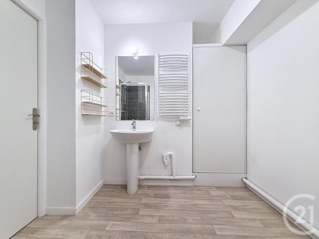 Appartement Studio &agrave; louer - 1 pi&egrave;ce - 27,29 m2 - Roissy En Brie - 77 - ILE-DE-FRANCE