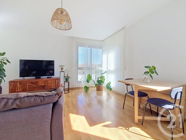 Appartement F3 &agrave; louer - 3 pi&egrave;ces - 61,51 m2 - Pontault Combault - 77 - ILE-DE-FRANCE