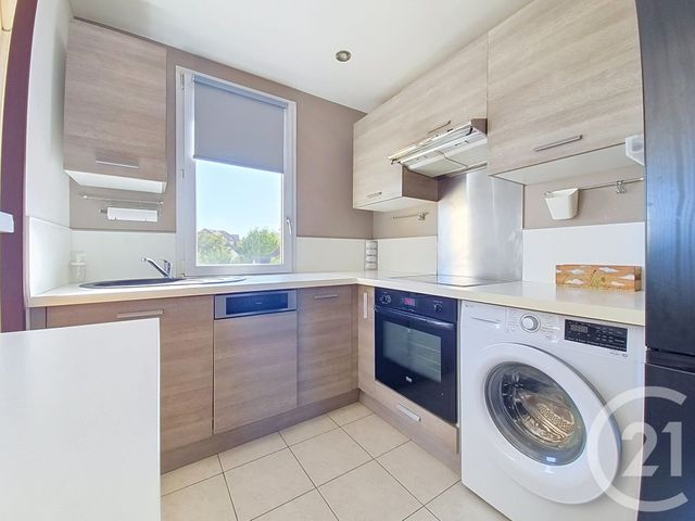 Appartement F3 &agrave; louer - 3 pi&egrave;ces - 61,51 m2 - Pontault Combault - 77 - ILE-DE-FRANCE