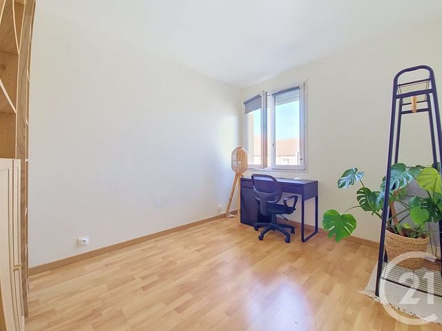 Appartement F3 &agrave; louer - 3 pi&egrave;ces - 61,51 m2 - Pontault Combault - 77 - ILE-DE-FRANCE
