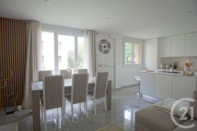 Appartement F2 à vendre - 2 pièces - 50,23 m2 - Thiais - 94 - ILE-DE-FRANCE