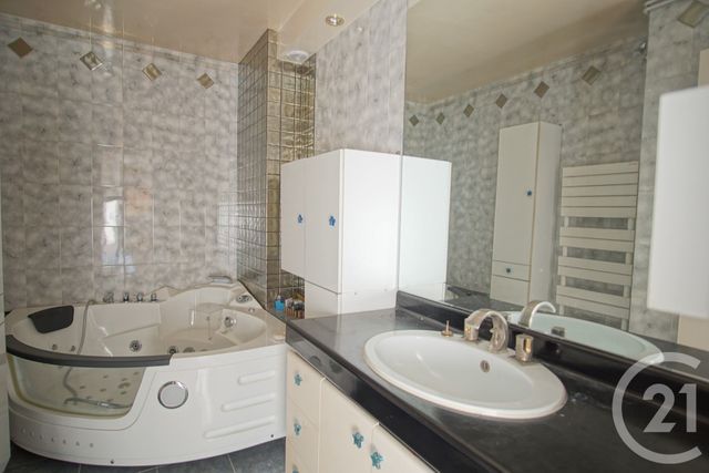 Appartement F4 à vendre - 4 pièces - 109,78 m2 - Choisy Le Roi - 94 - ILE-DE-FRANCE