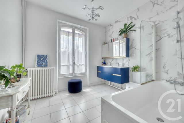 Maison à vendre - 7 pièces - 180 m2 - La Varenne St Hilaire - 94 - ILE-DE-FRANCE