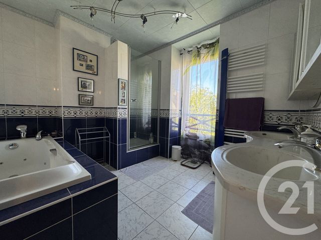 Maison à vendre - 8 pièces - 171,18 m2 - La Varenne St Hilaire - 94 - ILE-DE-FRANCE