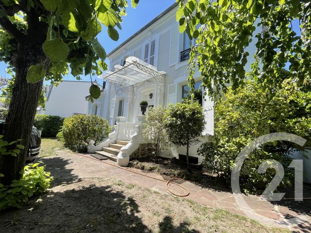 Maison à vendre - 6 pièces - 207 m2 - La Varenne St Hilaire - 94 - ILE-DE-FRANCE