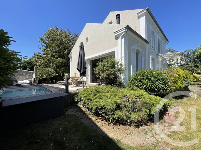 Maison à vendre - 6 pièces - 207 m2 - La Varenne St Hilaire - 94 - ILE-DE-FRANCE