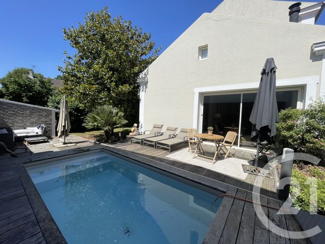 Maison à vendre - 6 pièces - 207 m2 - La Varenne St Hilaire - 94 - ILE-DE-FRANCE