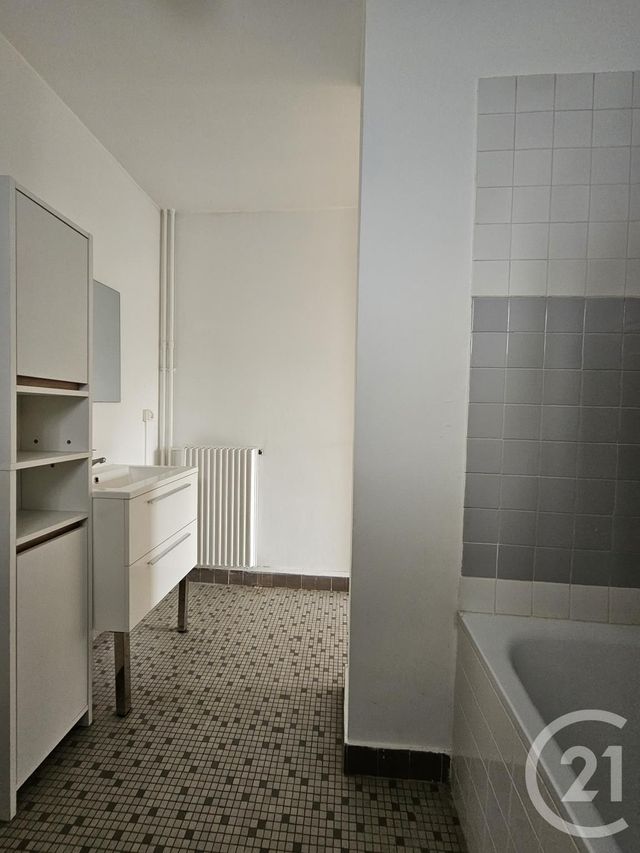 Appartement F1 à vendre - 1 pièce - 29,61 m2 - La Varenne St Hilaire - 94 - ILE-DE-FRANCE