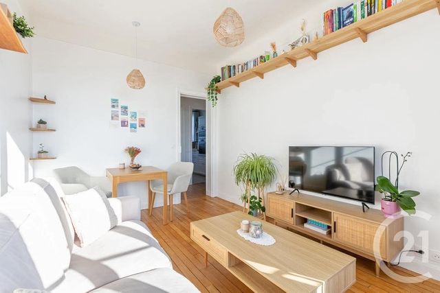 Appartement F2 à vendre LA VARENNE ST HILAIRE