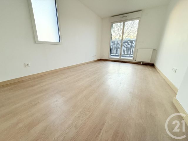 Appartement F4 &agrave; louer - 4 pi&egrave;ces - 75,43 m2 - La Plaine St Denis - 93 - ILE-DE-FRANCE