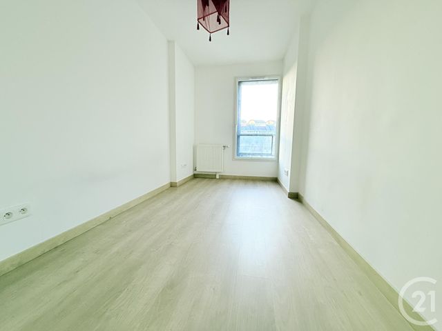 Appartement F4 &agrave; louer - 4 pi&egrave;ces - 75,43 m2 - La Plaine St Denis - 93 - ILE-DE-FRANCE