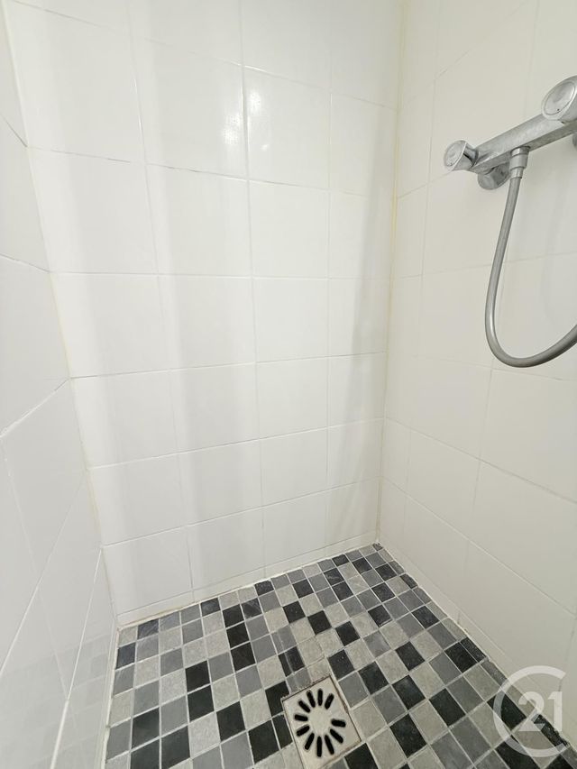 Appartement Studio &agrave; louer - 1 pi&egrave;ce - 15,52 m2 - Paris - 75018 - ILE-DE-FRANCE