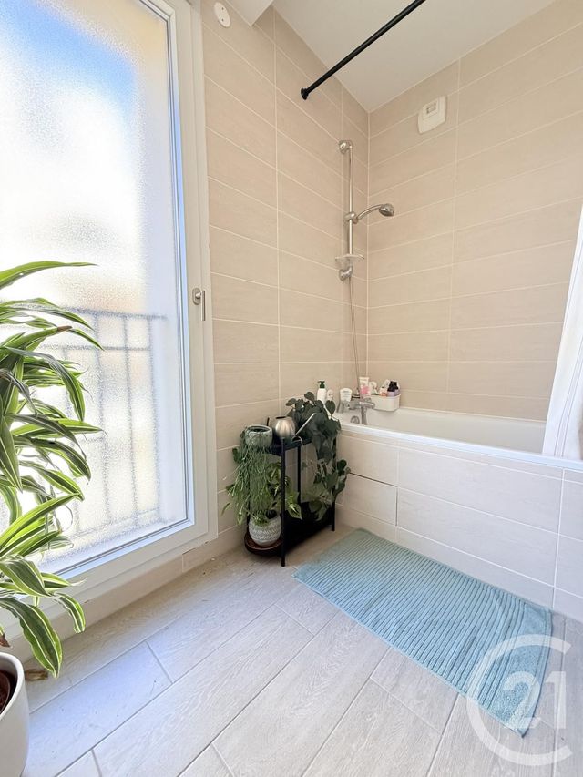 Appartement F3 &agrave; louer - 3 pi&egrave;ces - 64,53 m2 - St Ouen - 93 - ILE-DE-FRANCE