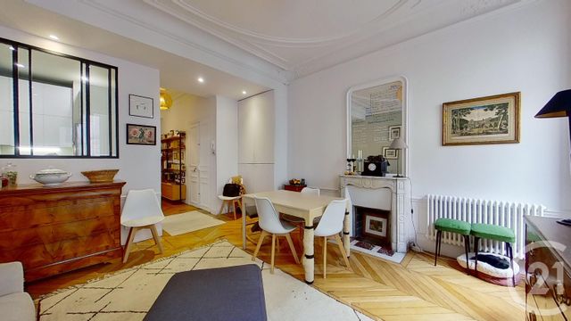 Appartement T4 à vendre - 4 pièces - 82 m2 - Paris - 75010 - ILE-DE-FRANCE