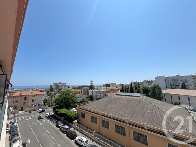 Appartement à vendre - 2 pièces - 42 m2 - Nice - 06 - PROVENCE-ALPES-COTE-D-AZUR