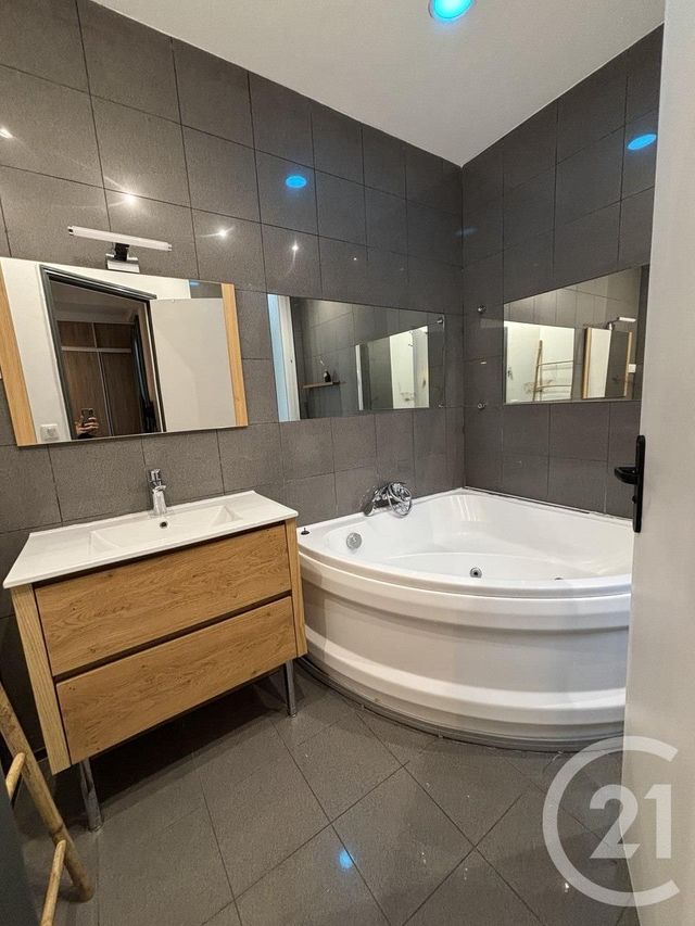 Appartement F1 &agrave; louer - 1 pi&egrave;ce - 45,51 m2 - Nice - 06 - PROVENCE-ALPES-COTE-D-AZUR
