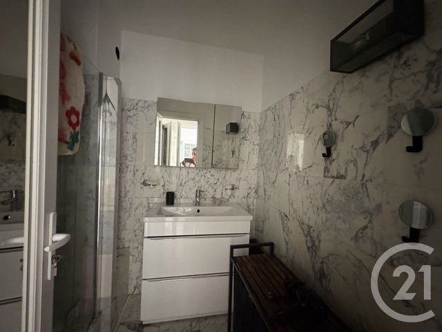 Appartement F2 &agrave; louer - 2 pi&egrave;ces - 46 m2 - Nice - 06 - PROVENCE-ALPES-COTE-D-AZUR