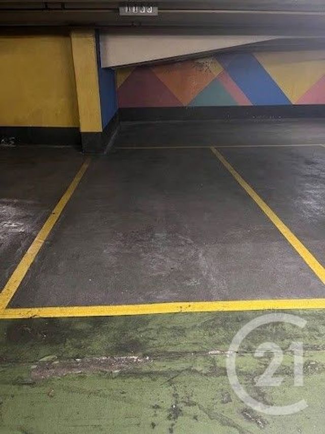 Parking &agrave; vendre - 10 m2 - Nice - 06 - PROVENCE-ALPES-COTE-D-AZUR