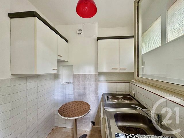 Appartement F1 &agrave; louer - 1 pi&egrave;ce - 15 m2 - Nice - 06 - PROVENCE-ALPES-COTE-D-AZUR