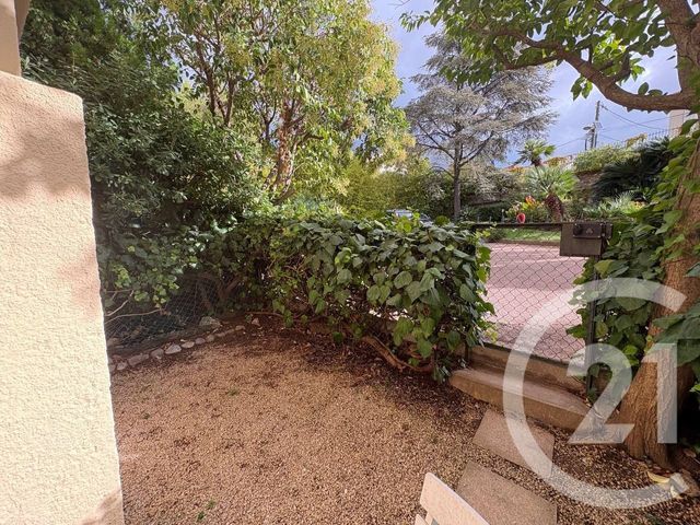 Appartement F1 &agrave; louer - 1 pi&egrave;ce - 15 m2 - Nice - 06 - PROVENCE-ALPES-COTE-D-AZUR