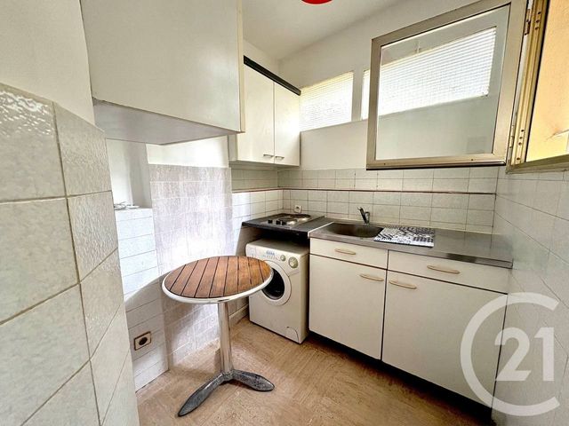 Appartement F1 &agrave; louer - 1 pi&egrave;ce - 15 m2 - Nice - 06 - PROVENCE-ALPES-COTE-D-AZUR