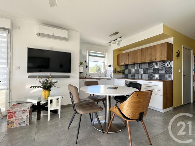 Appartement F4 à vendre - 4 pièces - 79 m2 - St Cyr Sur Mer - 83 - PROVENCE-ALPES-COTE-D-AZUR