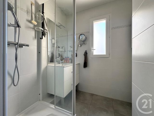 Appartement F4 à vendre - 4 pièces - 79 m2 - St Cyr Sur Mer - 83 - PROVENCE-ALPES-COTE-D-AZUR