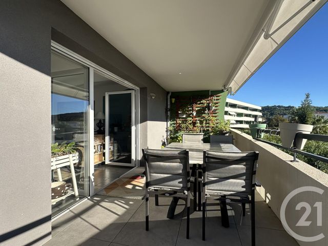 Appartement F4 à vendre - 4 pièces - 79 m2 - St Cyr Sur Mer - 83 - PROVENCE-ALPES-COTE-D-AZUR