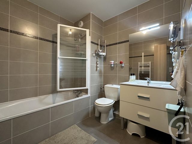 Appartement F4 à vendre - 4 pièces - 79 m2 - St Cyr Sur Mer - 83 - PROVENCE-ALPES-COTE-D-AZUR