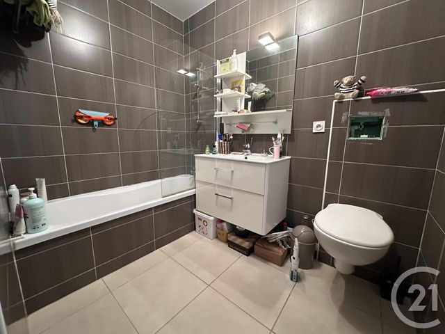 Appartement F3 à vendre - 3 pièces - 50,60 m2 - St Cyr Sur Mer - 83 - PROVENCE-ALPES-COTE-D-AZUR