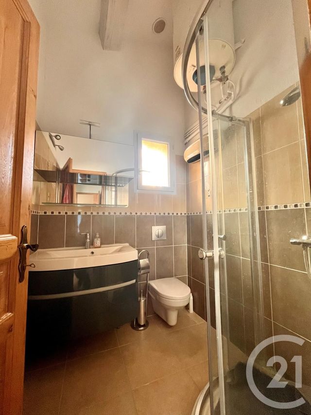 Local commercial à louer - 134.0 m2 - 83 - Var