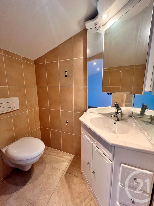 Local commercial à louer - 134.0 m2 - 83 - Var