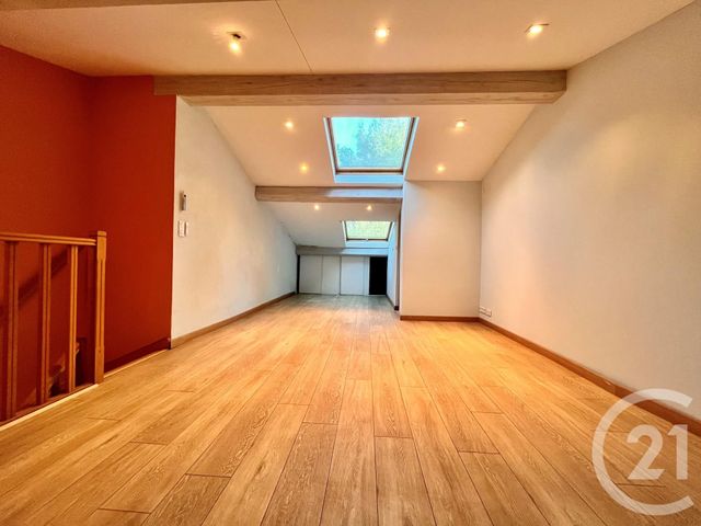 Local commercial à louer - 134.0 m2 - 83 - Var
