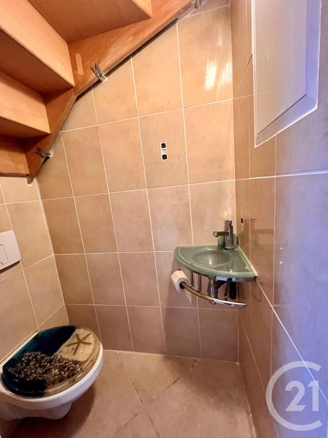 Local commercial à louer - 134.0 m2 - 83 - Var