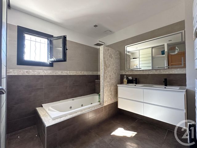 Maison &agrave; vendre - 6 pi&egrave;ces - 181 m2 - St Cyr Sur Mer - 83 - PROVENCE-ALPES-COTE-D-AZUR