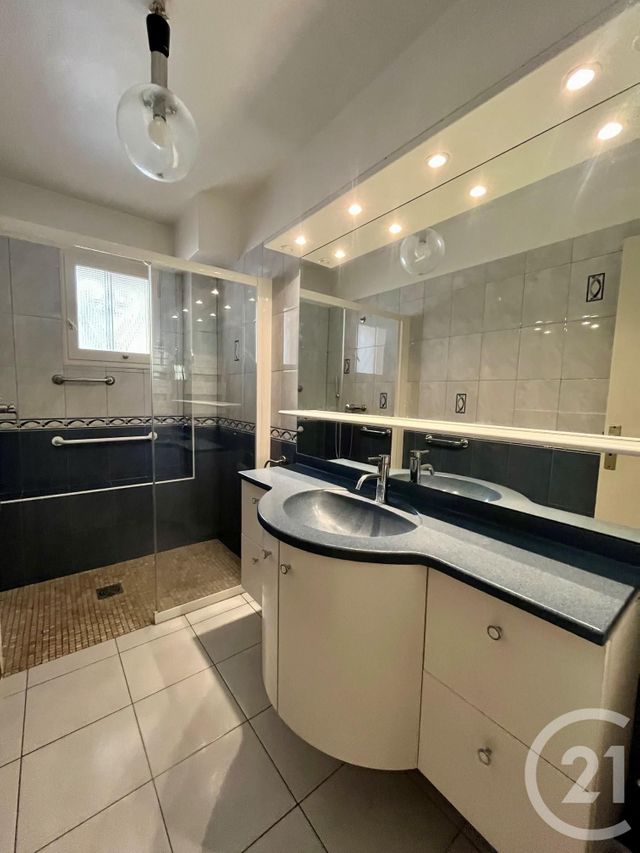 Appartement F3 &agrave; vendre - 3 pi&egrave;ces - 55,80 m2 - St Cyr Sur Mer - 83 - PROVENCE-ALPES-COTE-D-AZUR