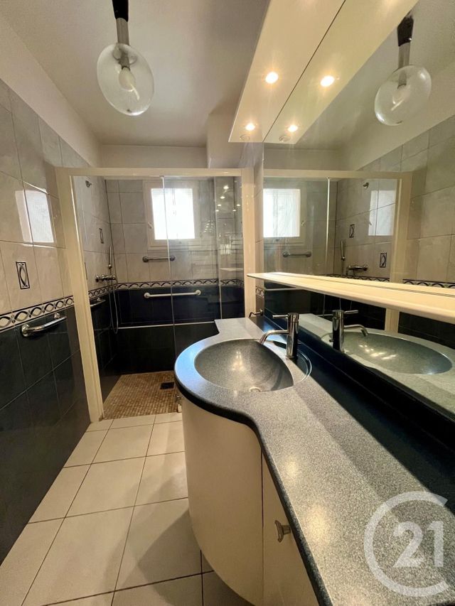 Appartement F3 &agrave; vendre - 3 pi&egrave;ces - 55,80 m2 - St Cyr Sur Mer - 83 - PROVENCE-ALPES-COTE-D-AZUR