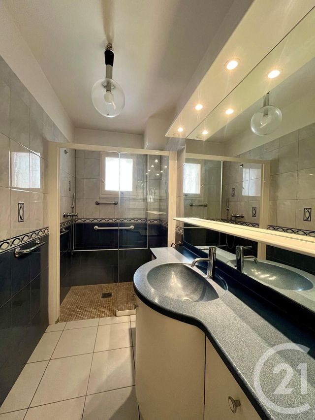 Appartement F3 &agrave; vendre - 3 pi&egrave;ces - 55,80 m2 - St Cyr Sur Mer - 83 - PROVENCE-ALPES-COTE-D-AZUR