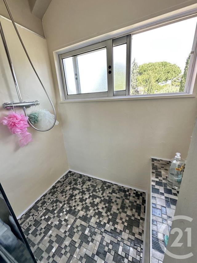 Appartement F4 &agrave; vendre - 4 pi&egrave;ces - 74 m2 - St Cyr Sur Mer - 83 - PROVENCE-ALPES-COTE-D-AZUR