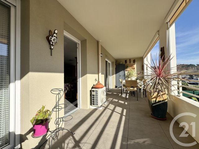 Appartement F3 &agrave; vendre - 3 pi&egrave;ces - 85 m2 - St Cyr Sur Mer - 83 - PROVENCE-ALPES-COTE-D-AZUR