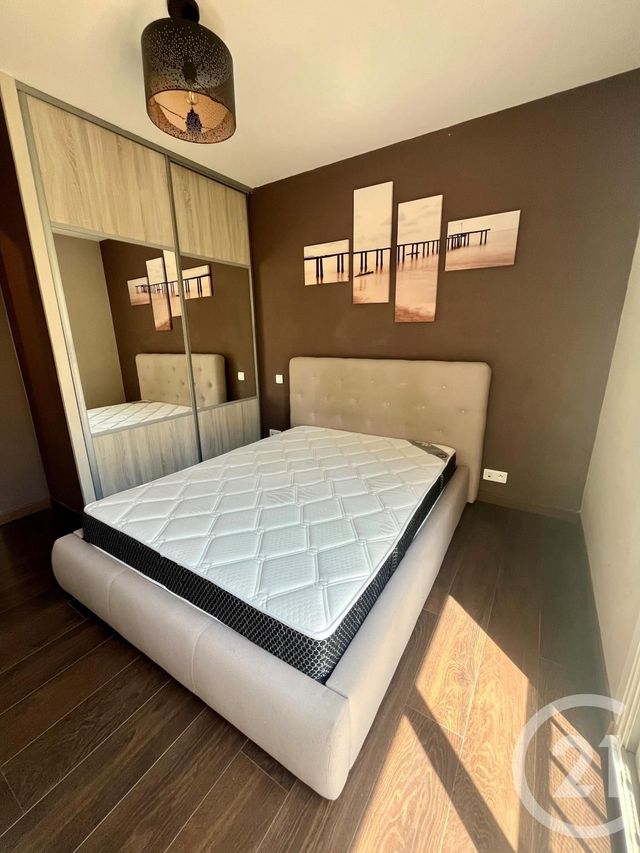 Appartement F3 &agrave; louer - 3 pi&egrave;ces - 55,98 m2 - Six Fours Les Plages - 83 - PROVENCE-ALPES-COTE-D-AZUR