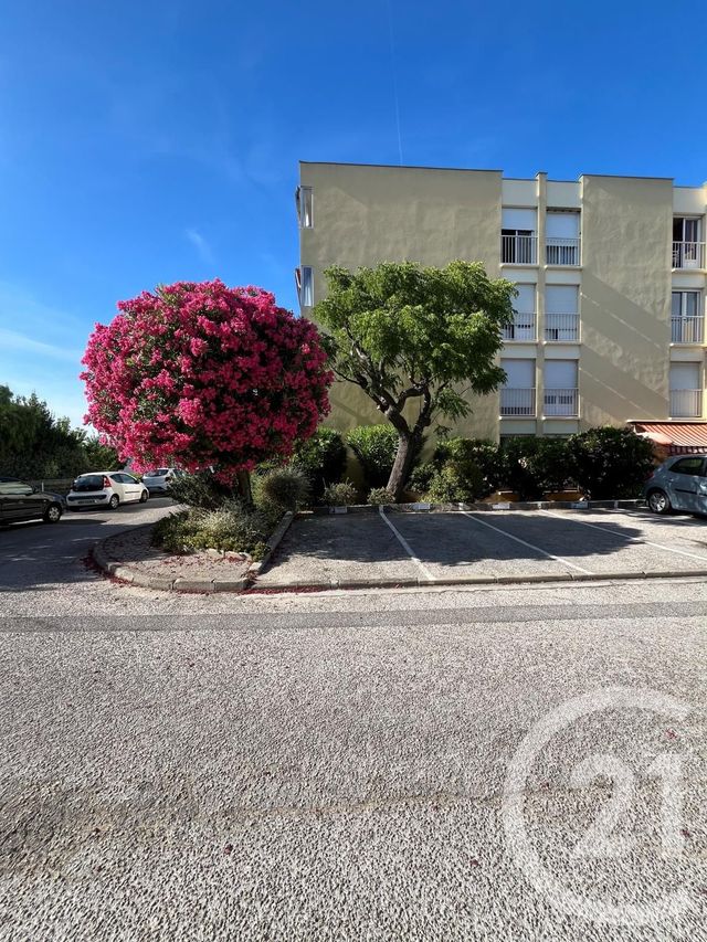 Appartement F3 &agrave; louer - 3 pi&egrave;ces - 55,98 m2 - Six Fours Les Plages - 83 - PROVENCE-ALPES-COTE-D-AZUR