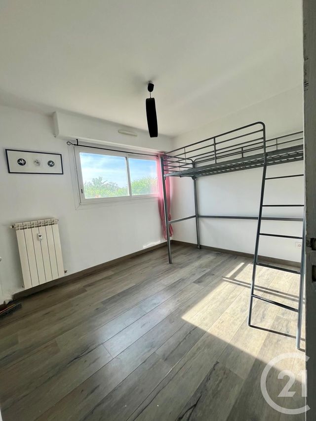 Appartement F3 &agrave; louer - 3 pi&egrave;ces - 55,98 m2 - Six Fours Les Plages - 83 - PROVENCE-ALPES-COTE-D-AZUR